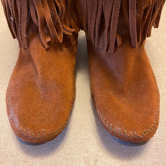 Minnetonka 3 layer fringe boots - Picture 2 of 7